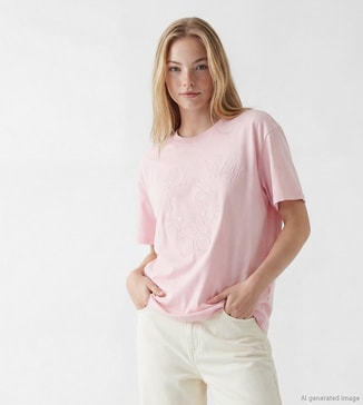 LC Waikiki Hello Kitty Embroidered Crew Neck Oversized T-shirt