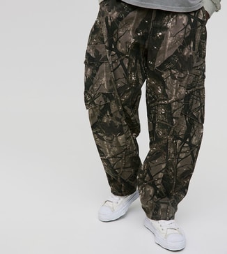 boohooMAN Balloon Forest Camo Cargo Trousers