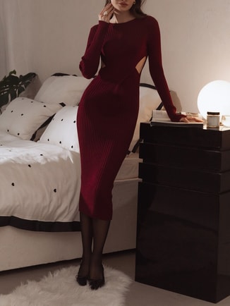 Ribbed midi dress with waist decor