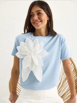 Bianco Lucci Female LUCCI Floral Print Crew Neck T-Shirt with Accessory Detail, T-Shirts