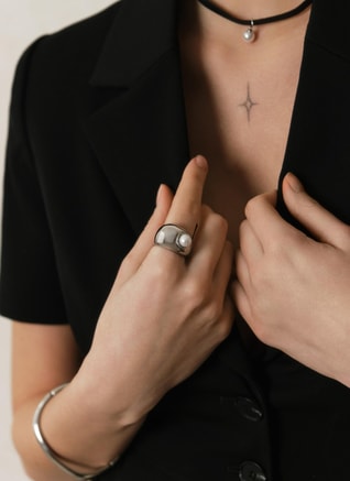 Lichi Female Puffy ring with large pearl, Rings