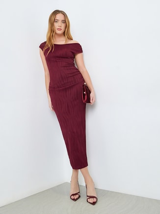 Burgundy Texture Asymmetric Neck Bodycon Midi Dress