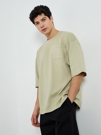 Men Green Crew Neck Boxy Fit T-Shirt with Pocket